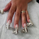 Courbure de l'ongle en gel